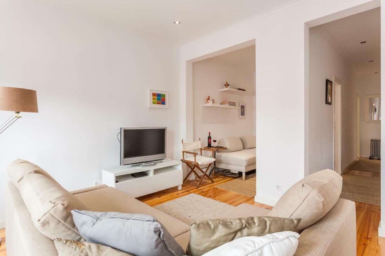 Apartment Altido Charming 1br Apt With Workspace In Sao Bento Lissabon